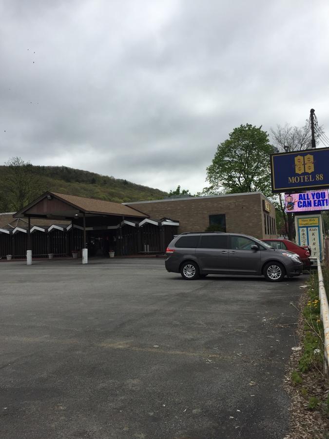Motel 88 Онионта Екстериор снимка