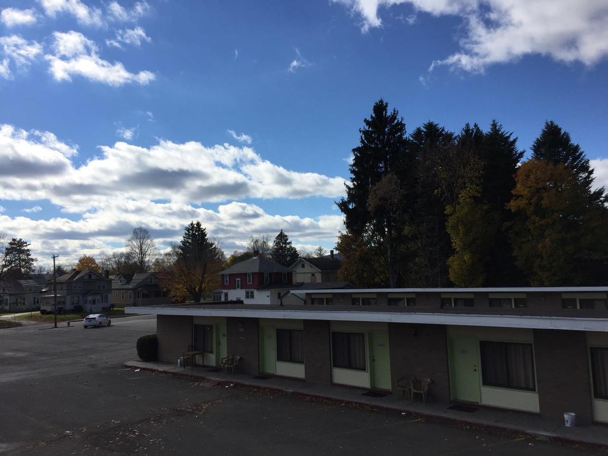 Motel 88 Онионта Екстериор снимка